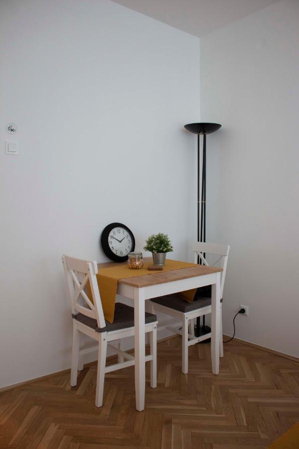 Apartment Plus Zagreb Bagian luar foto