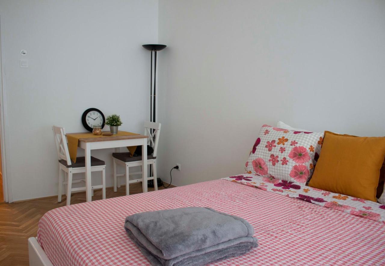 Apartment Plus Zagreb Bagian luar foto