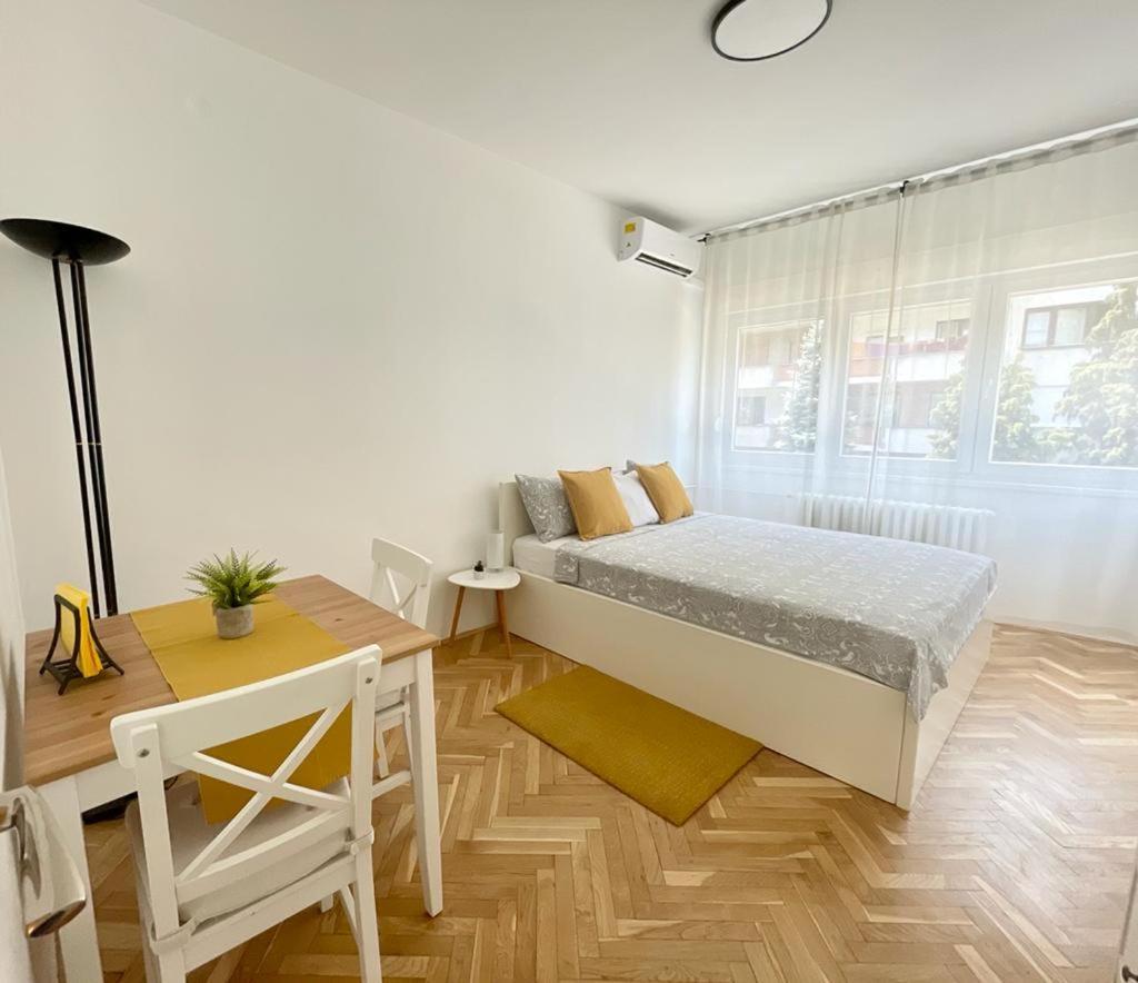 Apartment Plus Zagreb Bagian luar foto